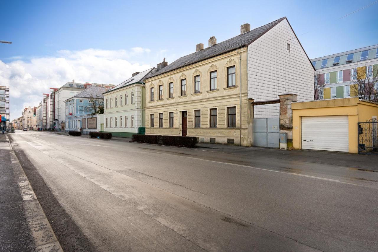 City Appartement Wagram Am Hauptbahnhof ザンクト・ペルテン エクステリア 写真
